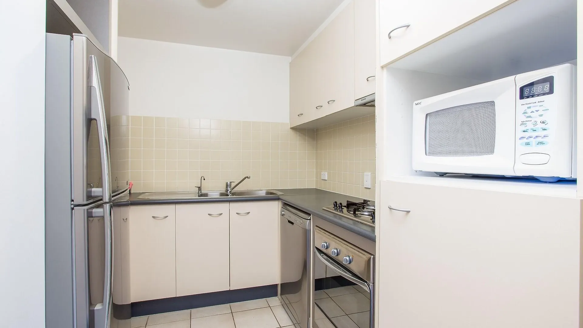Republic Apartments Brisbane City 4*,  Australia