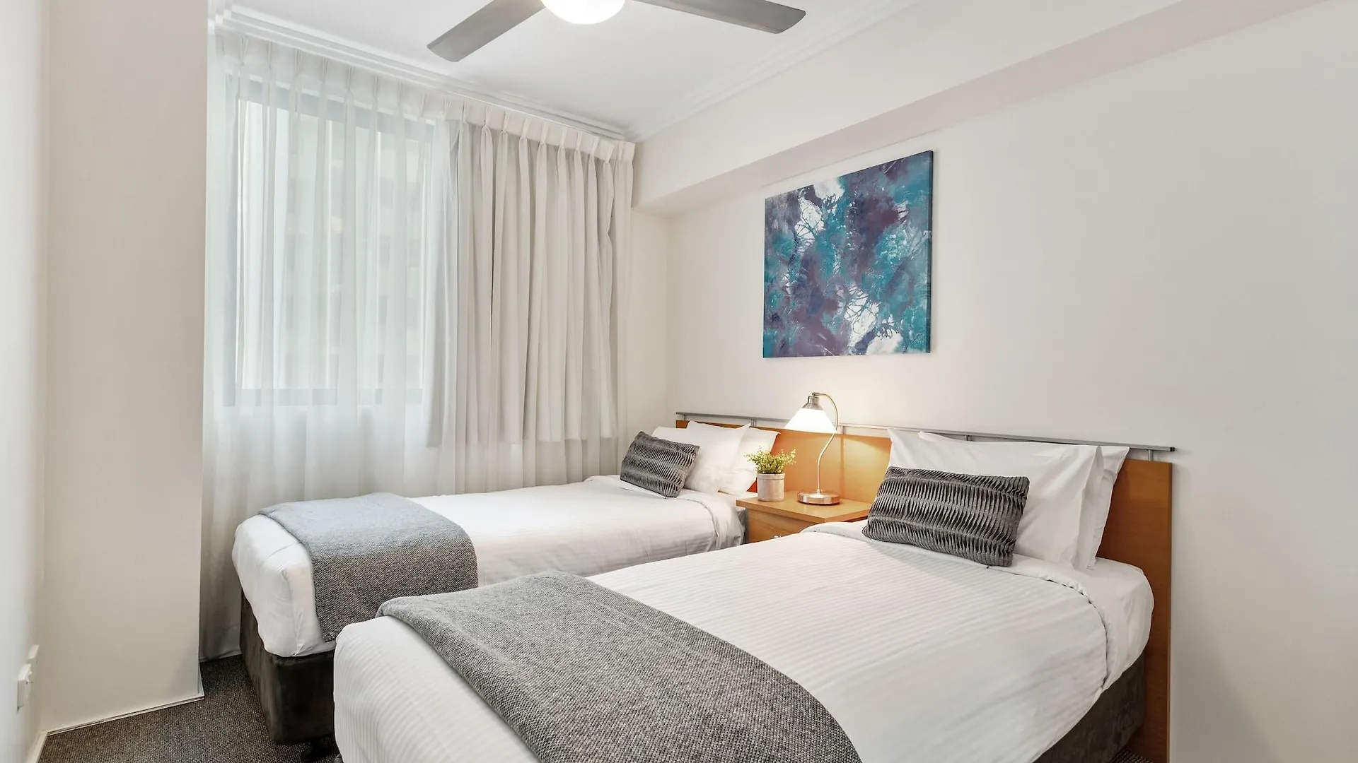 Republic Apartments Brisbane City 4*,